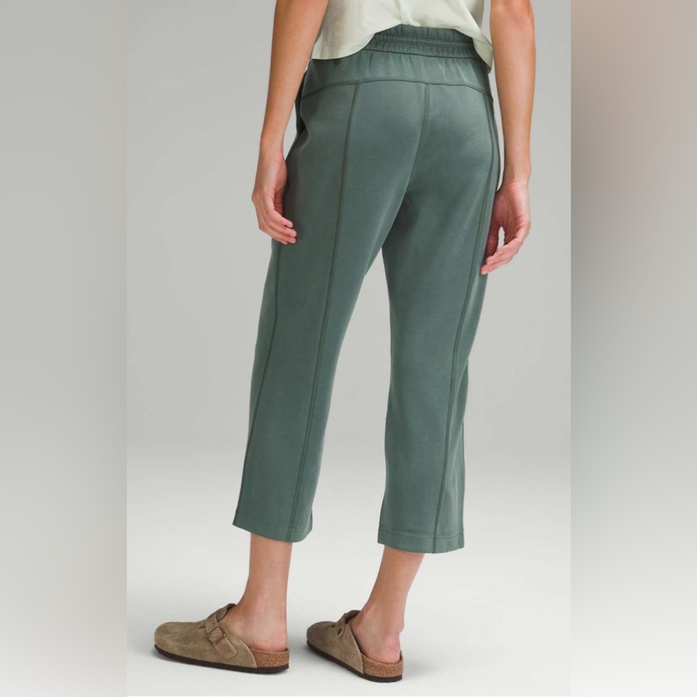 lululemon athletica Straight-Leg Cropped Pants in Sage Green